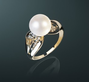 Золотое кольцо с жемчугом к-110882б: белый пресноводный жемчуг, золото 585°